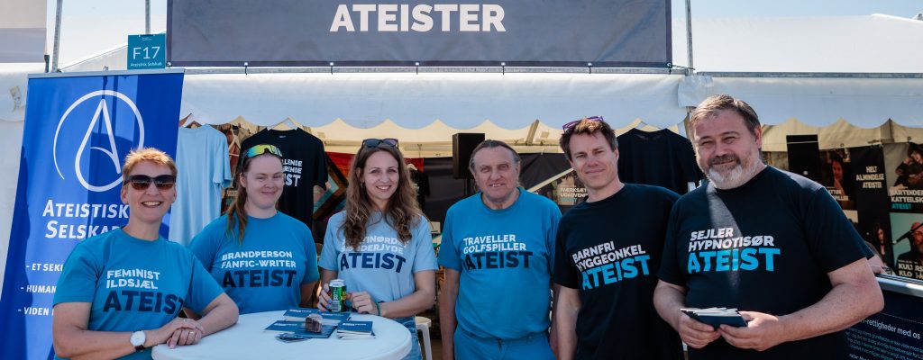 Smilende ateister på folkemødet